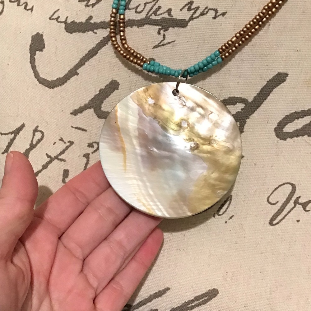 Abalone Shell Necklace - Picture 4 of 5